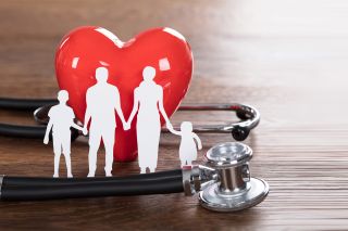 Foto: Familie mit Herz